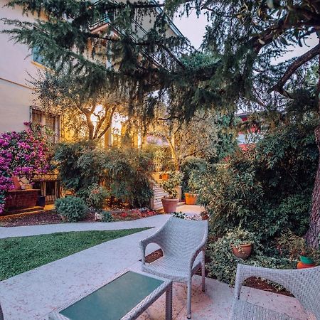 Bed&Breakfast Relax In The Lake Ντεζεντσάνο ντελ Γκάρντα Εξωτερικό φωτογραφία