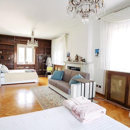 Bed&Breakfast Relax In The Lake Ντεζεντσάνο ντελ Γκάρντα Εξωτερικό φωτογραφία