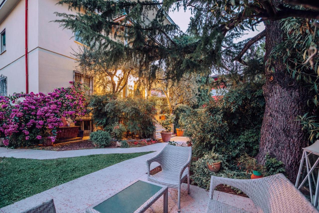 Bed&Breakfast Relax In The Lake Ντεζεντσάνο ντελ Γκάρντα Εξωτερικό φωτογραφία