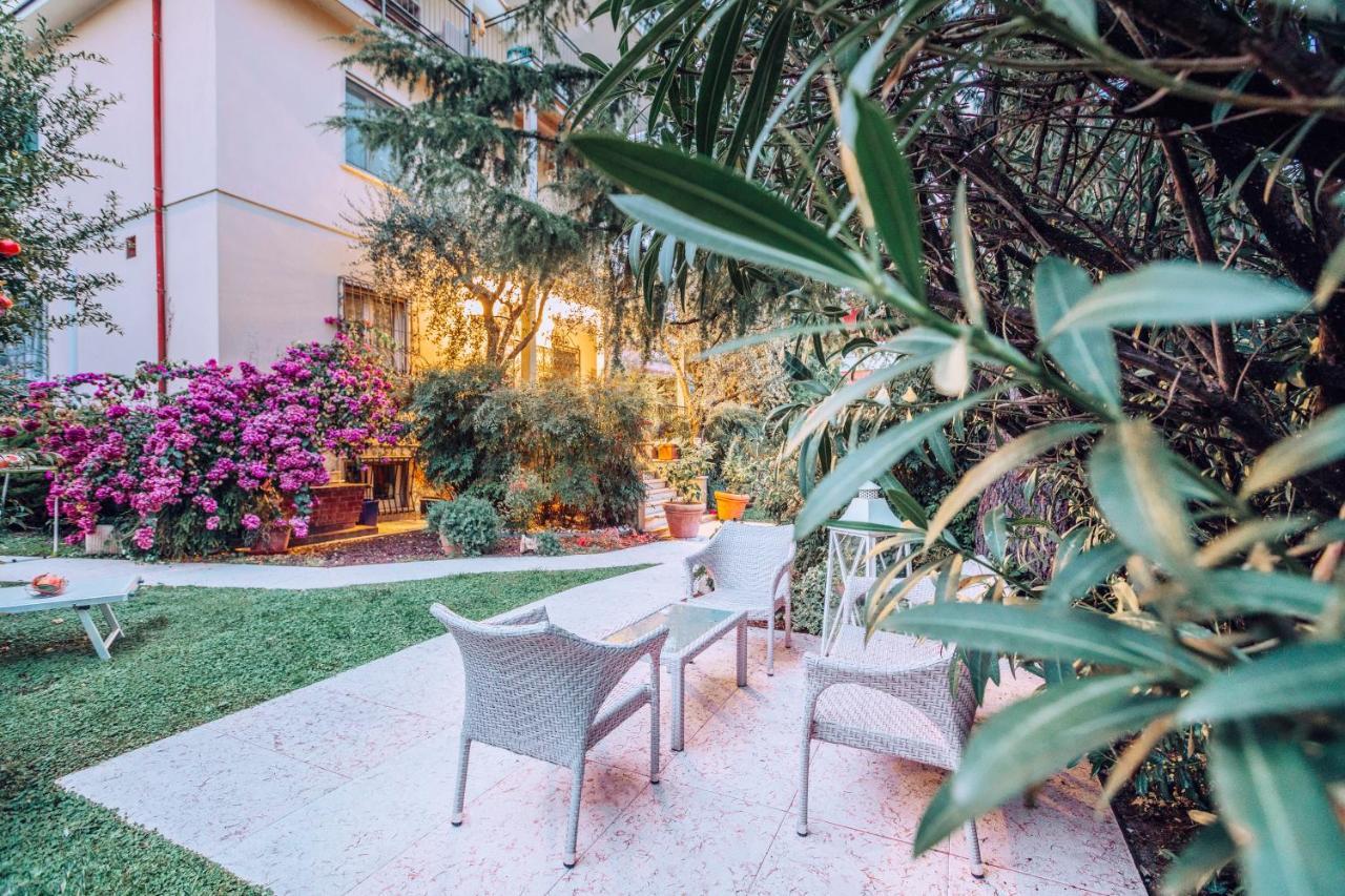 Bed&Breakfast Relax In The Lake Ντεζεντσάνο ντελ Γκάρντα Εξωτερικό φωτογραφία